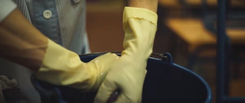 Eso es politica, Dellafuente. Imagen del videoclip para el tema La vida e